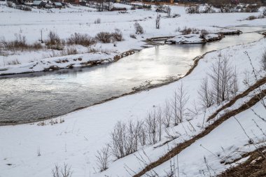 Buz aşağı nehir gelen