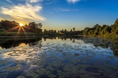 Günbatımı sıcak gün akşam Nehri