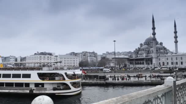 Stadtverkehr Autos Tag über Seehafen — Stockvideo