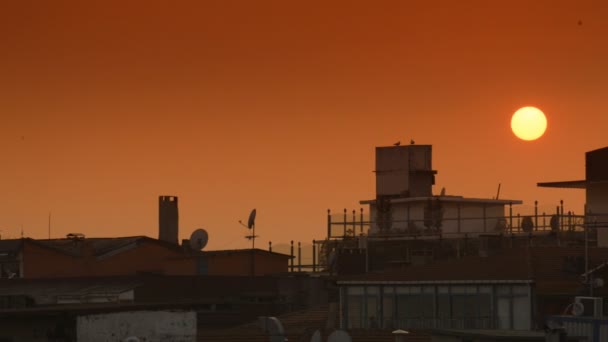 Bellissimo tramonto sulla città — Video Stock