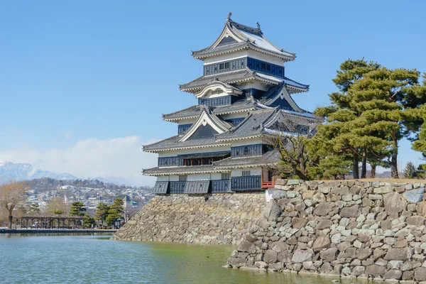 El castillo tradicional de Matsumoto en invierno, Nagano, Japón — Foto de Stock