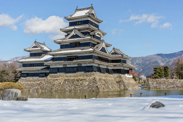 Kışın, Nagano, Japonya Matsumoto geleneksel Kalesi tutun