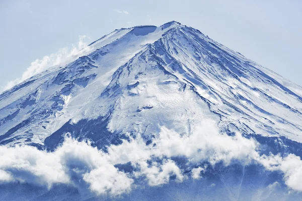 Güzel Fuji Dağı kış aylarında beş huzurlu lake oluştururlar. Japonya