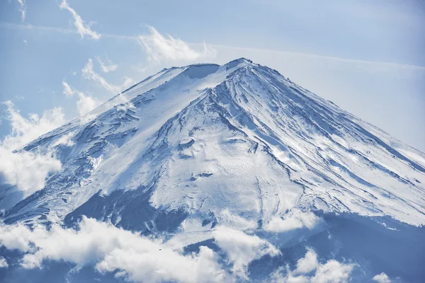 Güzel Fuji Dağı kış aylarında beş huzurlu lake oluştururlar. Japonya