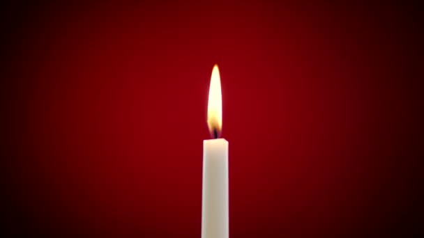 Brennende Kerze ausgeblasen — Stockvideo