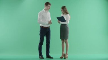 Patron ile iş memnun olduğunu