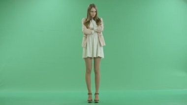 Kız konuşmak istemiyor ve rahatsız