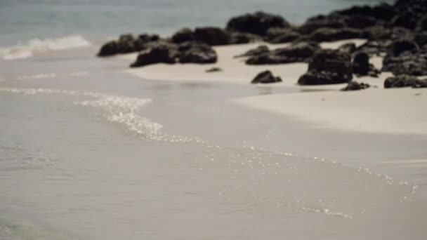 Stones and waves in Thailand — Stock Video