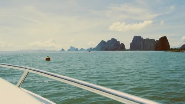 Jacht, a tenger, a táj, a sebesség és a víz vízcseppek — Stock videók