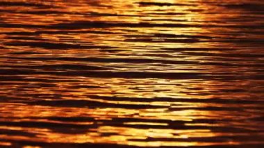 Tayland Kırmızı dalgalar