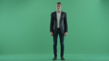 İş adamı parmağını kaldırdı