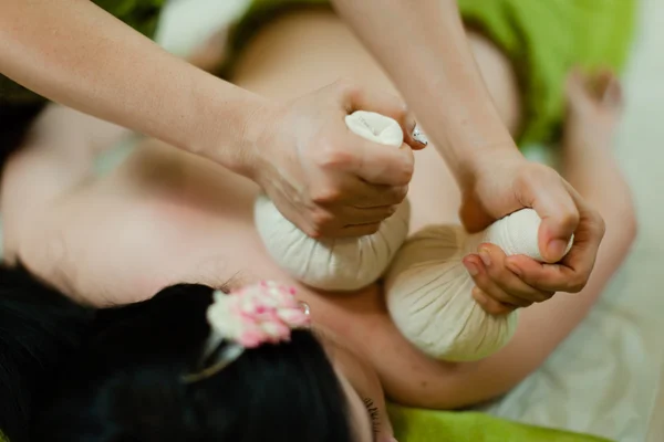 Tay dili bitkisel sıcak paketi Masaj