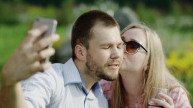 selfie öpüşme yapımı