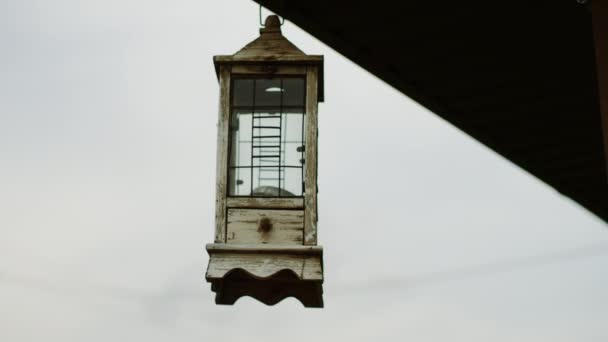 Wooden hanging lamp — Stock Video