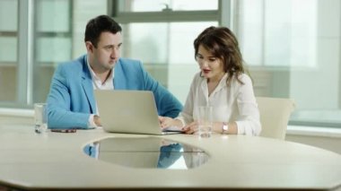 kızgın Şef bağırarak