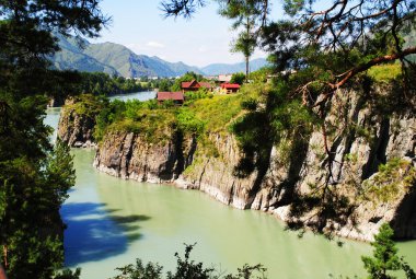 Görünüm Katun Patmos yakınındaki nehrin