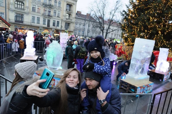 Lviv Ucrania Enero 2021 Exposición Esculturas Hielo Realizadas Por Los —  Fotos de Stock