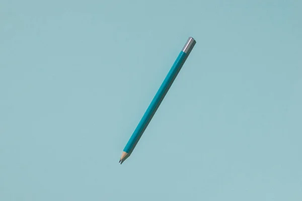 Blauer Bleistift Auf Hellem Hintergrund Bürobedarf — Stockfoto
