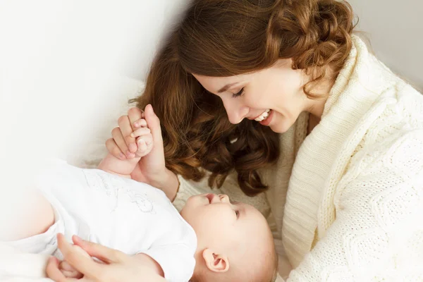Mom and her newborn baby. Mother's day — Stock Photo, Image