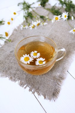 Papatya çay papatya çiçekler ile