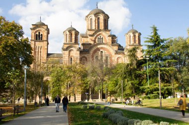St. Mark 'ın Tasmajdan üzerine inşa ettiği büyük ve güzel anıtsal kilise. Başpiskopos Alman ve İmparator Dusan kiliseye gömüldü.