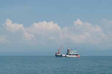 İş yerinde Tay balıkçı teknesi