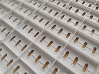 beyaz plastik delikli panel deseni ve arkaplan