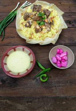 Filistinliler ve Ürdünlü mansaf yemek