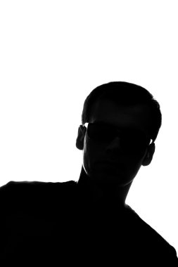 Portre bir genç adam ön görünüm