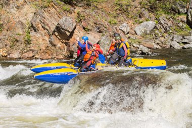 Khara-Murin, Rusya Federasyonu - 28 Mayıs. Khara-Murin L nehirde rafting
