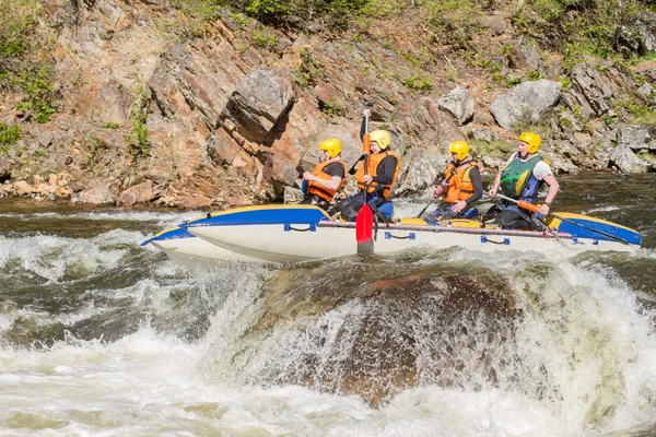 Roland-Murin, Oroszország-május 28. Rafting a folyón Roland-Murin L — Stock Fotó