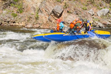 Khara-Murin, Rusya Federasyonu - 28 Mayıs. Khara-Murin L nehirde rafting