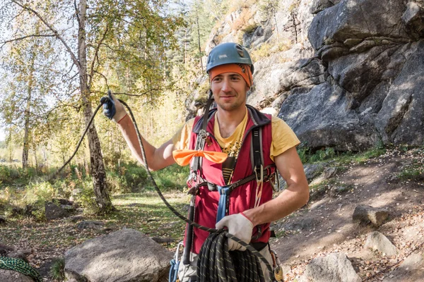 岩石在 2016 年 9 月俄罗斯伊尔库茨克-勇士。登山家公司 — 图库照片