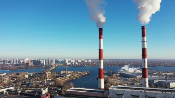 垃圾焚化炉。城市空中景观中的环境污染. — 图库视频影像