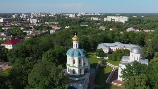 La ciudad de Chernigov de iglesias y monasterios vista aérea. — Vídeo de stock