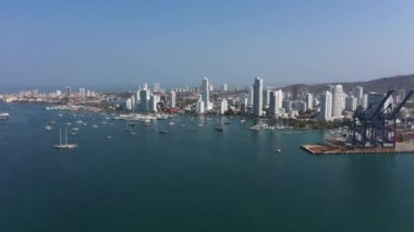 Şehir panorama hava manzaralı Cartagena Limanı.