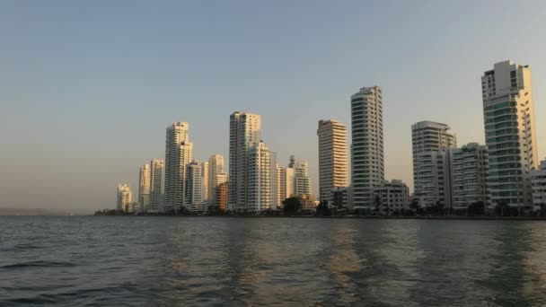 Kolombiya şehri Cartagena, akşam hava manzaralı. — Stok video