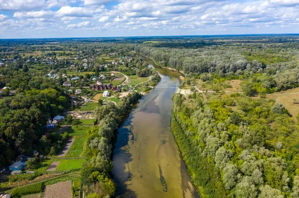 Bela paisagem fluvial na Ucrânia vista aérea — Fotografia de Stock