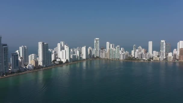 Bocagrande modern discrict Cartagena Kolumbia a napsütéses nap légi panoráma. — Stock videók