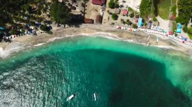 Nusa Penida Adası 'nda Büyük Okyanus Sahili Dalgaları