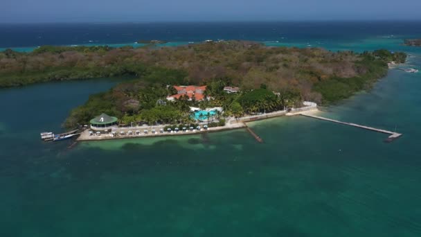 Paraíso Turquesa - Isla Grande Colômbia vista aérea. — Vídeo de Stock