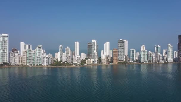 El horizonte de los edificios de Bocagrande y las vistas de la ciudad vista aérea — Vídeos de Stock