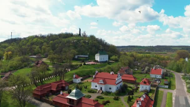 Chigirin miasto na Ukrainie z bogatym kozackie przeszłości widok z powietrza — Wideo stockowe