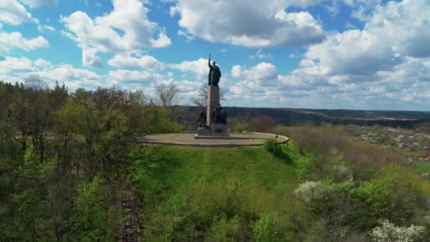 Пам'ятник Богдану Хмельницькому в аерозйомку Чигріна. — стокове відео