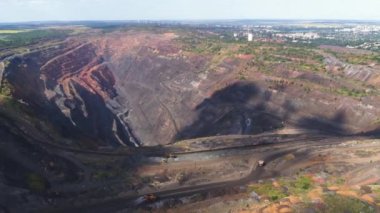 Demir Çukur Taş ocağı Panoramik Endüstriyel Şehir Manzarası