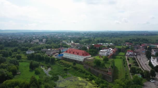 Ukrayna hava manzaralı güzel ortaçağ Dubno Kalesi — Stok video