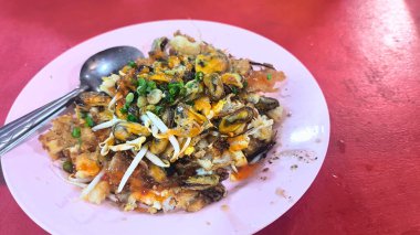 Tayland Çıtır İstiridye Omleti Hoi Tod Sokak Yemeği