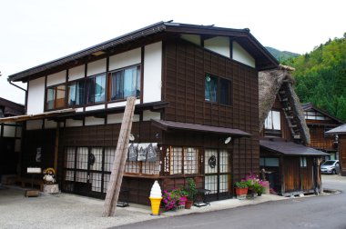 Geleneksel Japon ev stili tarihi Köyü Shirakawa-go, Gifu ili, Japonya