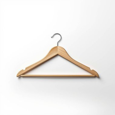 Ahşap elbise askısı, minimalist ve ev veya perakende kullanımı için sağlam tasarım.