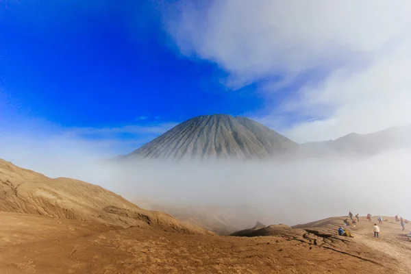 Montagna Batok e dune di sabbia — Foto Stock